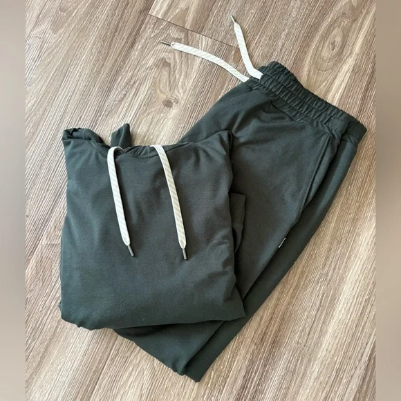 Vuori halo performance aspen green jogger hoodie long sleeve set - Picture 7 of 10